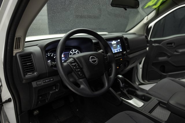 Used 2019 Nissan Frontier SV image 11