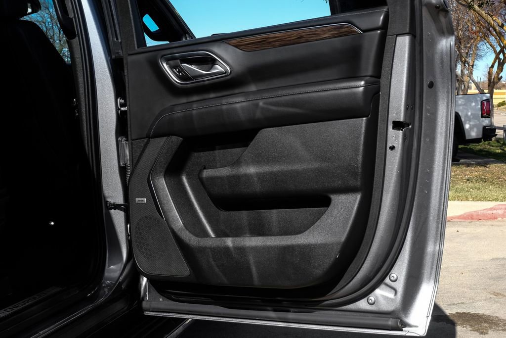 Used 2022 Chevrolet Suburban LT w/ Luxury Package image 51