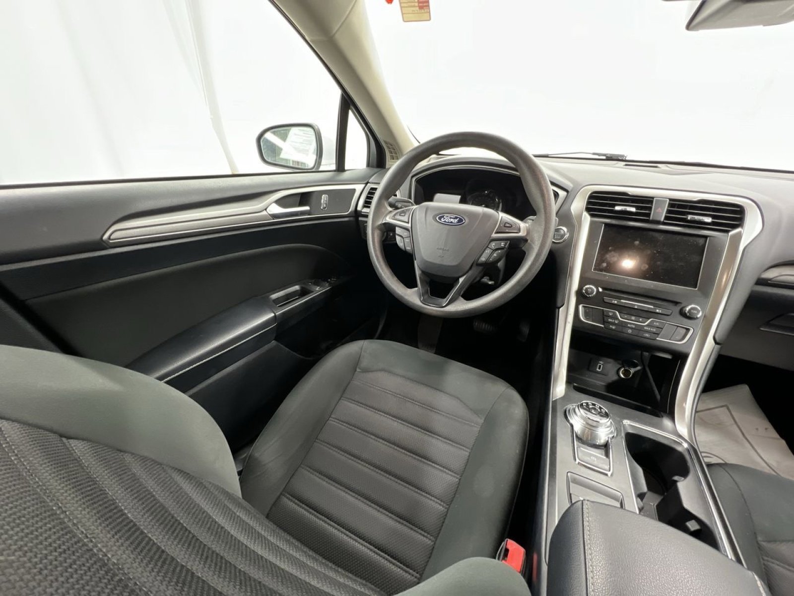Certified 2018 Ford Fusion SE FWD image 13