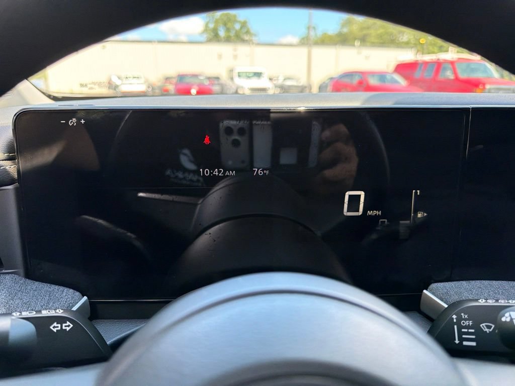 Certified 2025 Nissan Kicks SV AWD/4WD image 9