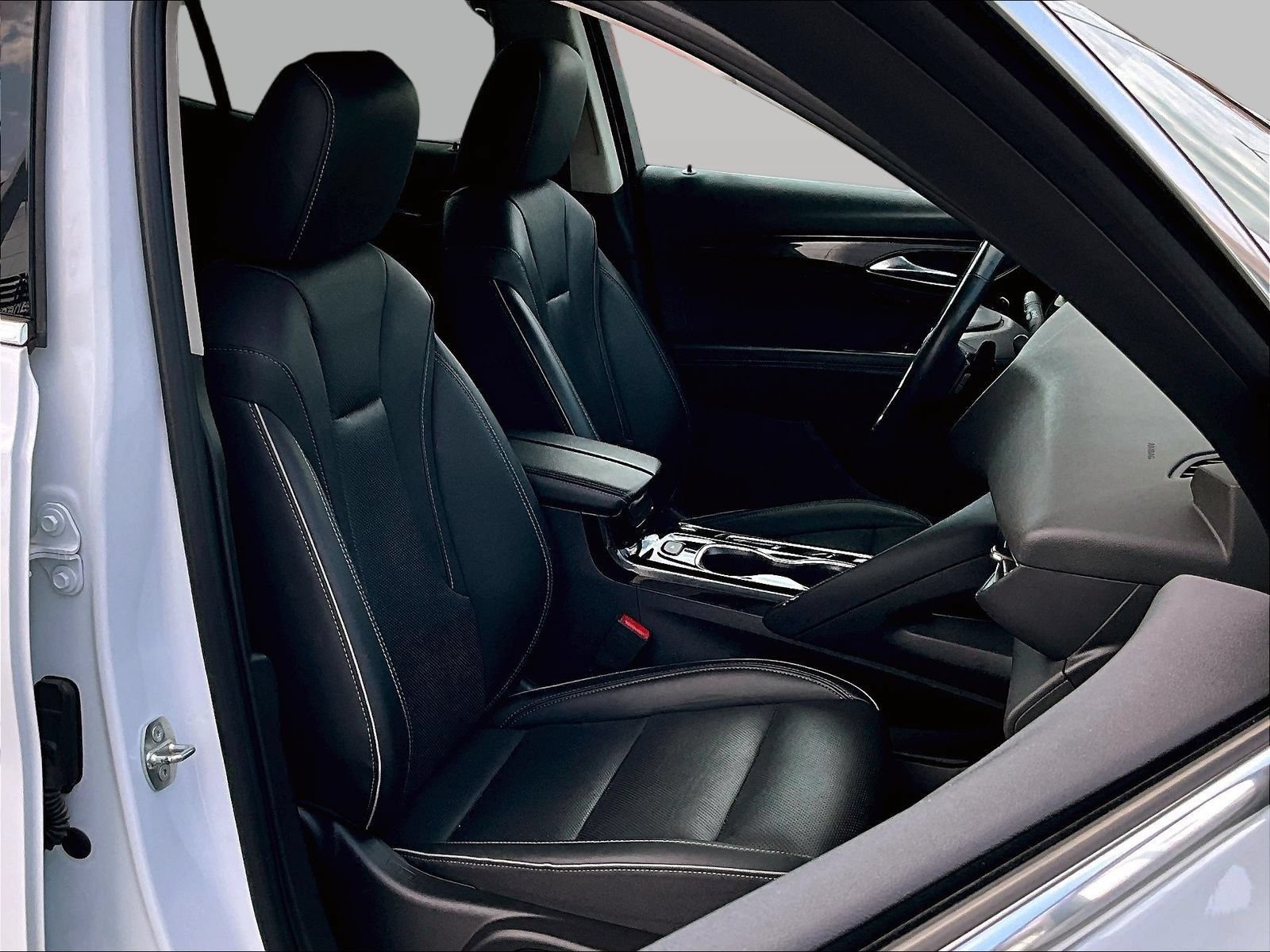Used 2023 Buick Envision Essence FWD image 31