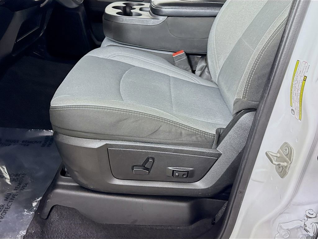 Used 2024 RAM 3500 Big Horn image 24