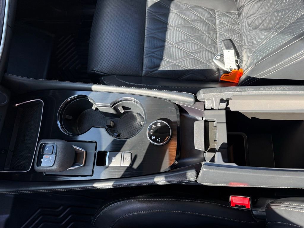 Used 2023 Nissan Rogue Platinum w/ Platinum Premium Package image 17