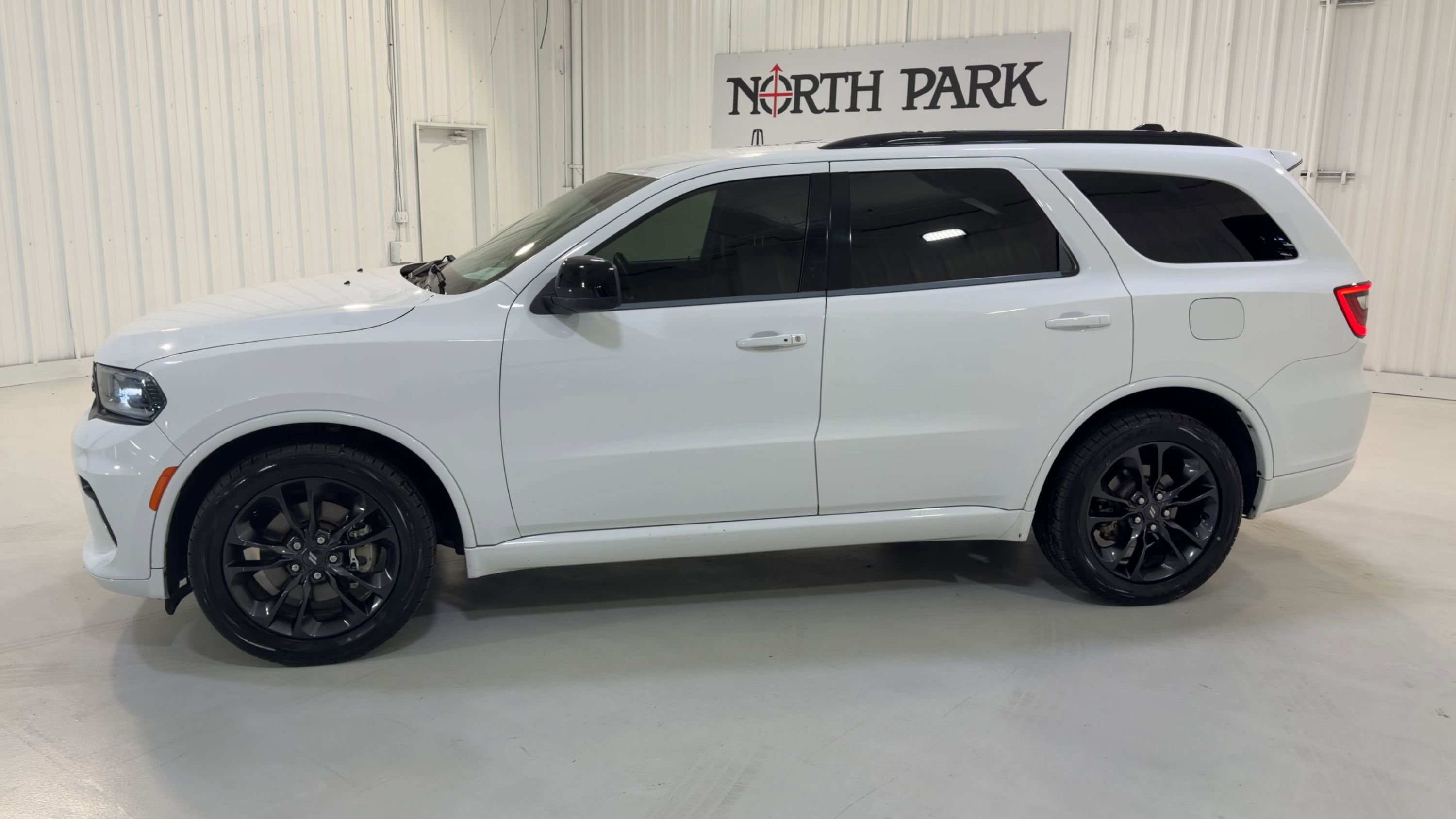 Used 2023 Dodge Durango GT RWD image 6