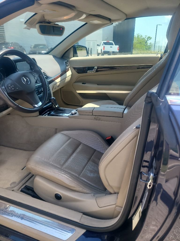 Used 2011 Mercedes-Benz E 550 Cabriolet image 4