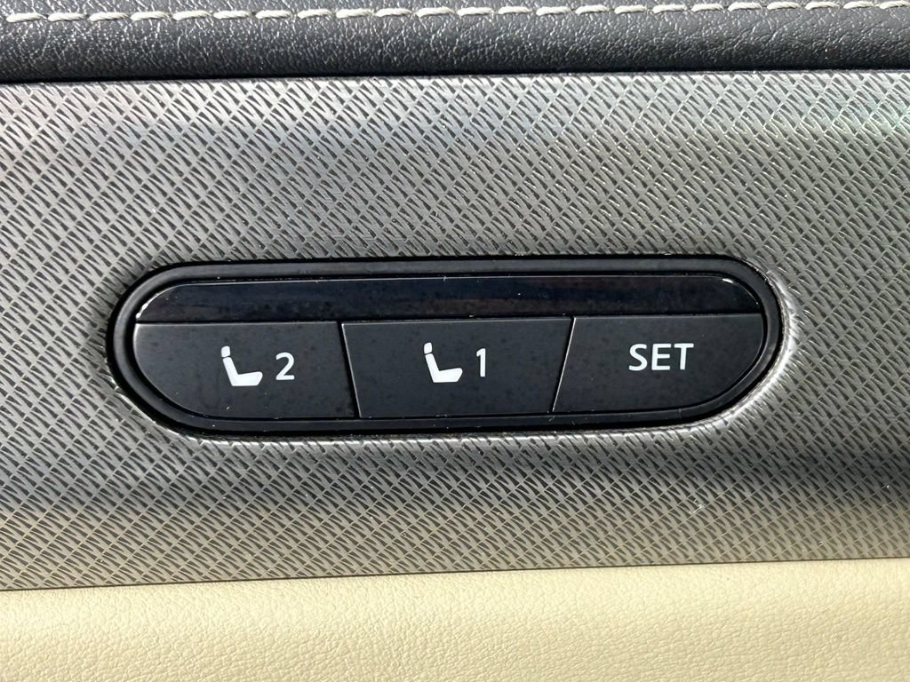 Used 2023 INFINITI QX60 Luxe w/ Vision Package AWD/4WD image 40