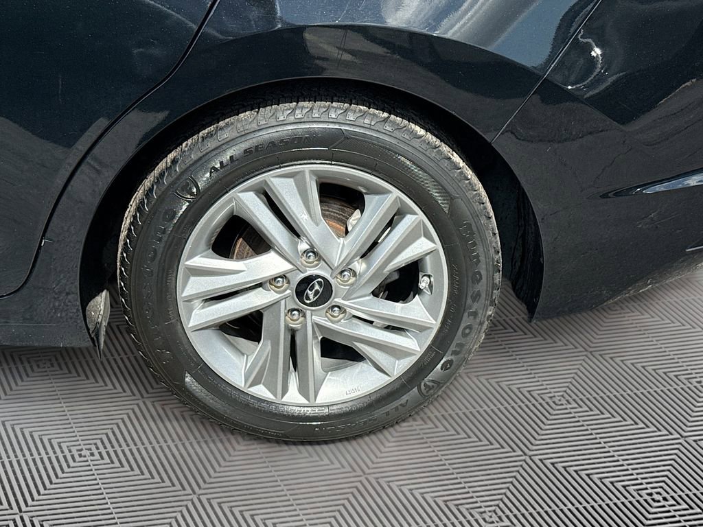 Used 2020 Hyundai Elantra SEL image 32