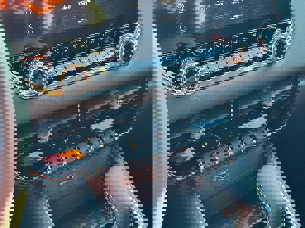 New 2026 GMC Canyon Elevation w/ Convenience Package image 33