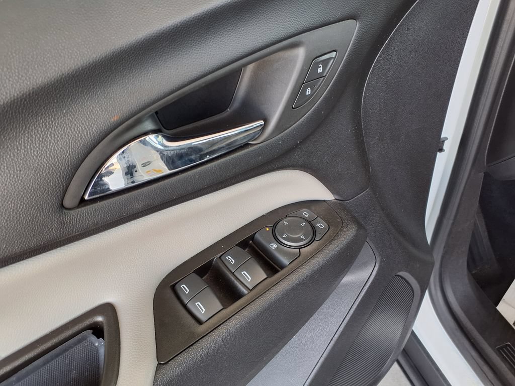 Used 2023 Chevrolet Equinox LT FWD image 23