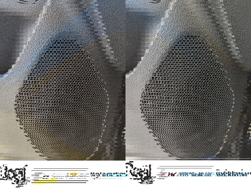 Used 2017 Chevrolet Cruze LT w/ Convenience Package image 16