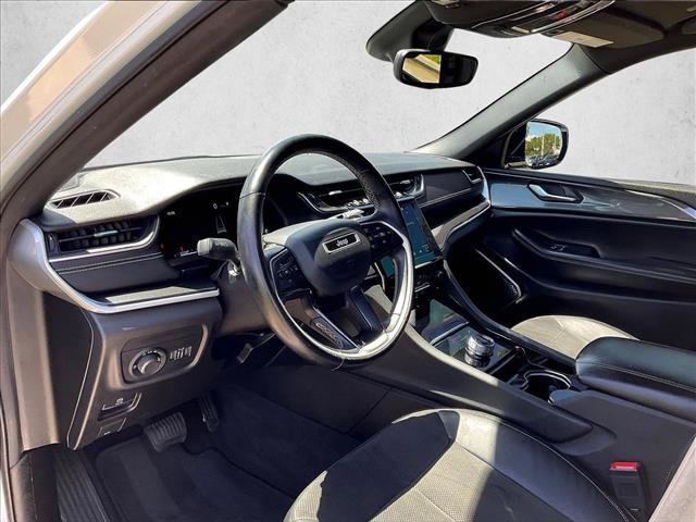 Used 2022 Jeep Grand Cherokee L Laredo RWD image 11