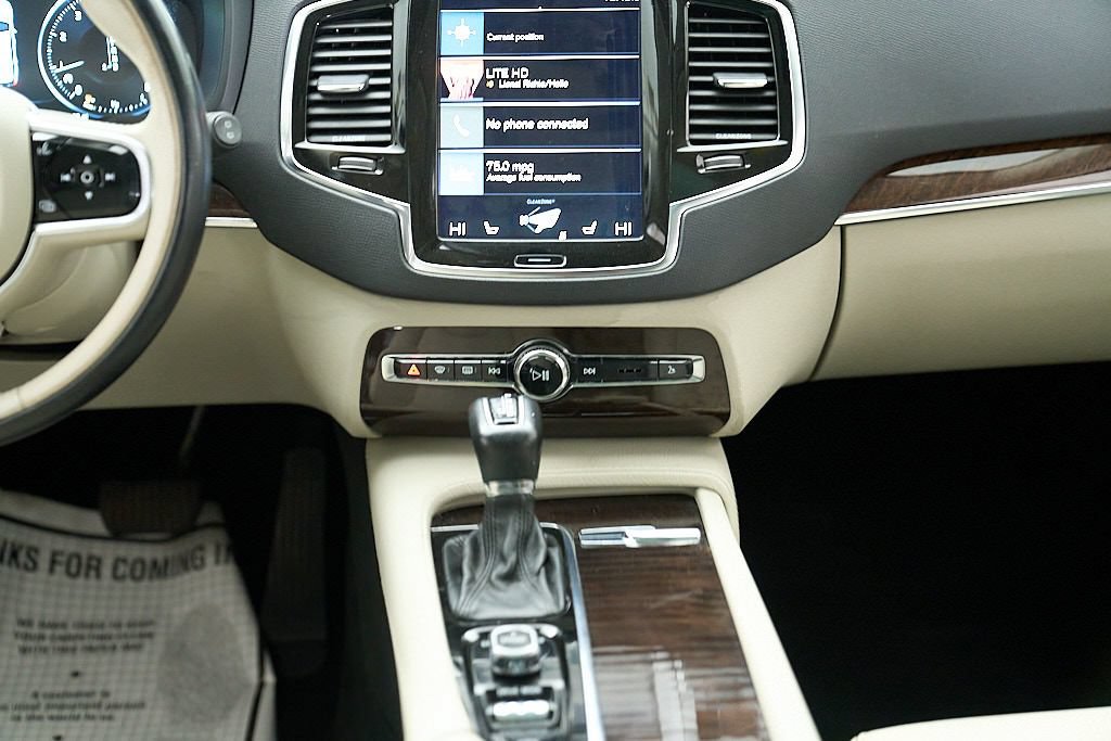 Used 2016 Volvo XC90 T6 Momentum w/ Momentum Plus Package AWD/4WD image 29