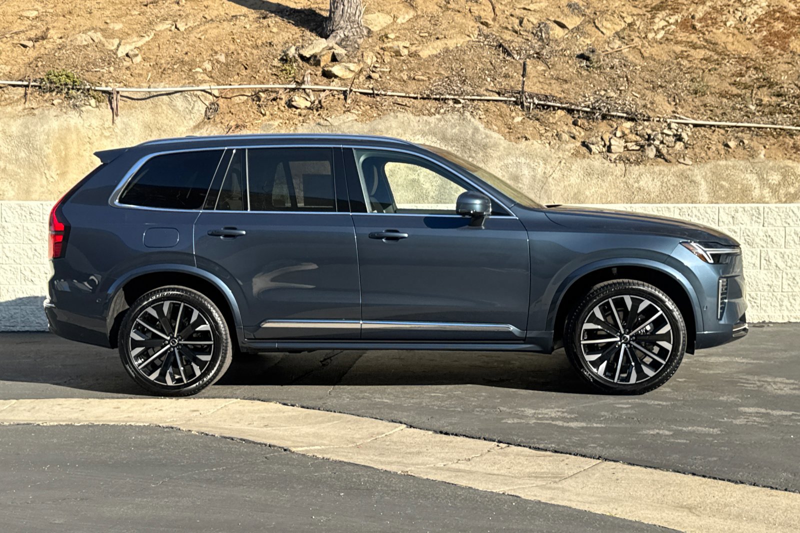 New 2026 Volvo XC90 B6 Plus image 4