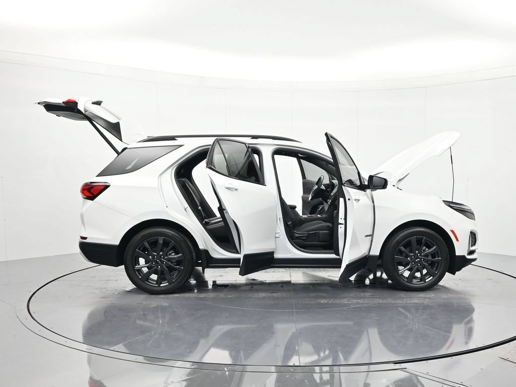 Certified 2022 Chevrolet Equinox RS w/ Infotainment Package FWD image 48
