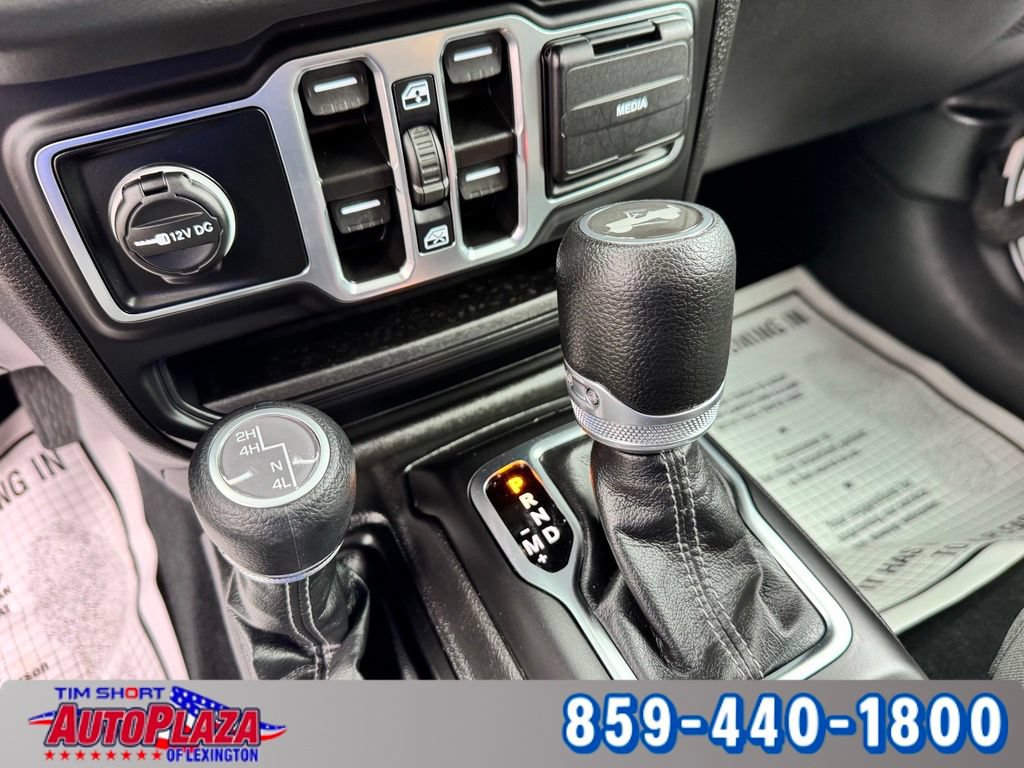 Used 2026 Jeep Wrangler Unlimited Sahara AWD/4WD image 26