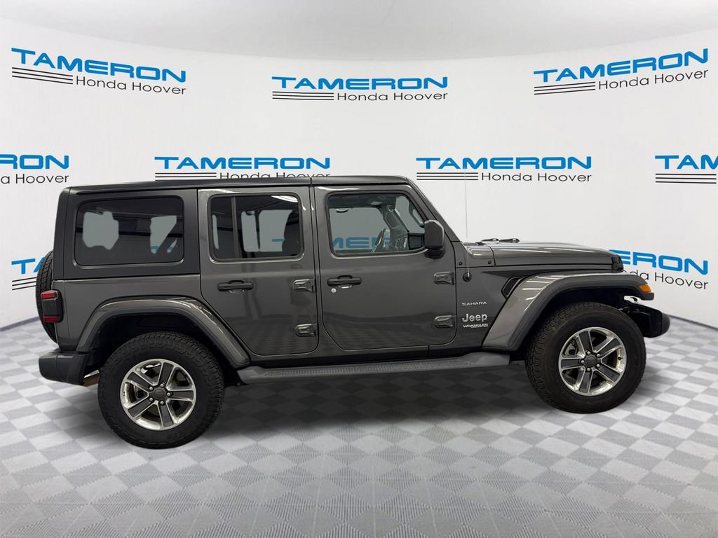 Used 2018 Jeep Wrangler Unlimited Sahara AWD/4WD image 6