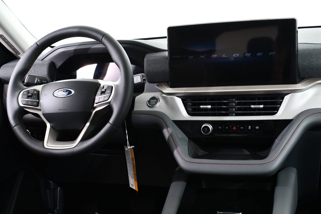 New 2025 Ford Explorer Active w/ Active Comfort Package image 8