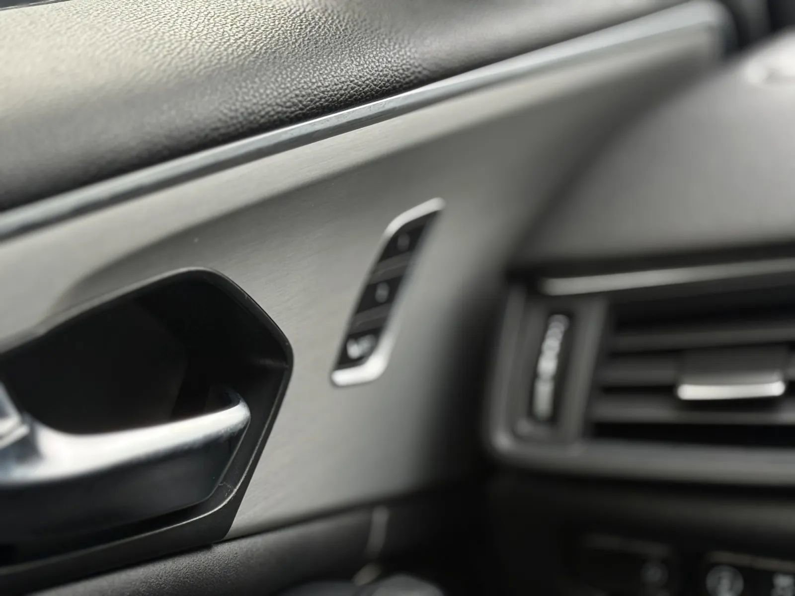 Used 2023 Acura TLX w/Tech image 25