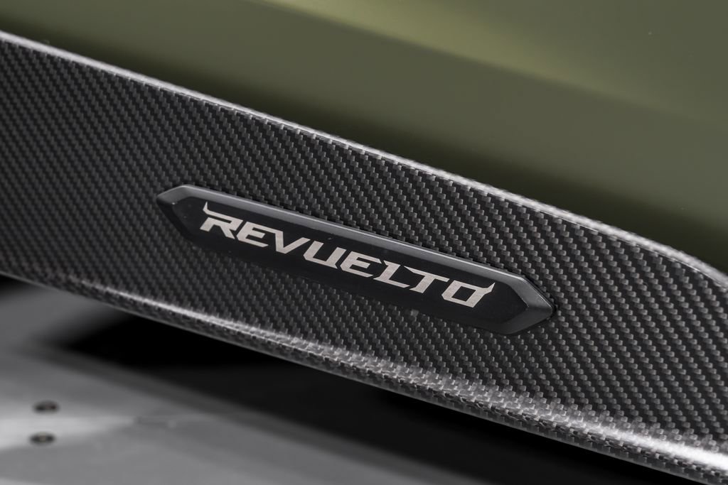 Used 2025 Lamborghini Revuelto image 49