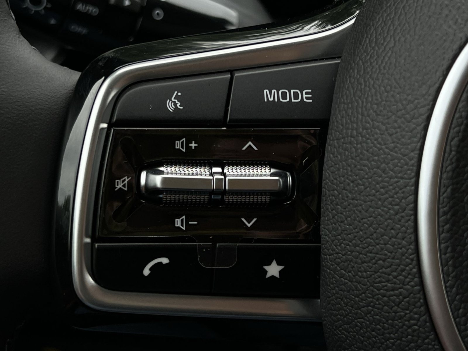 New 2026 Kia Carnival SX Prestige FWD image 30