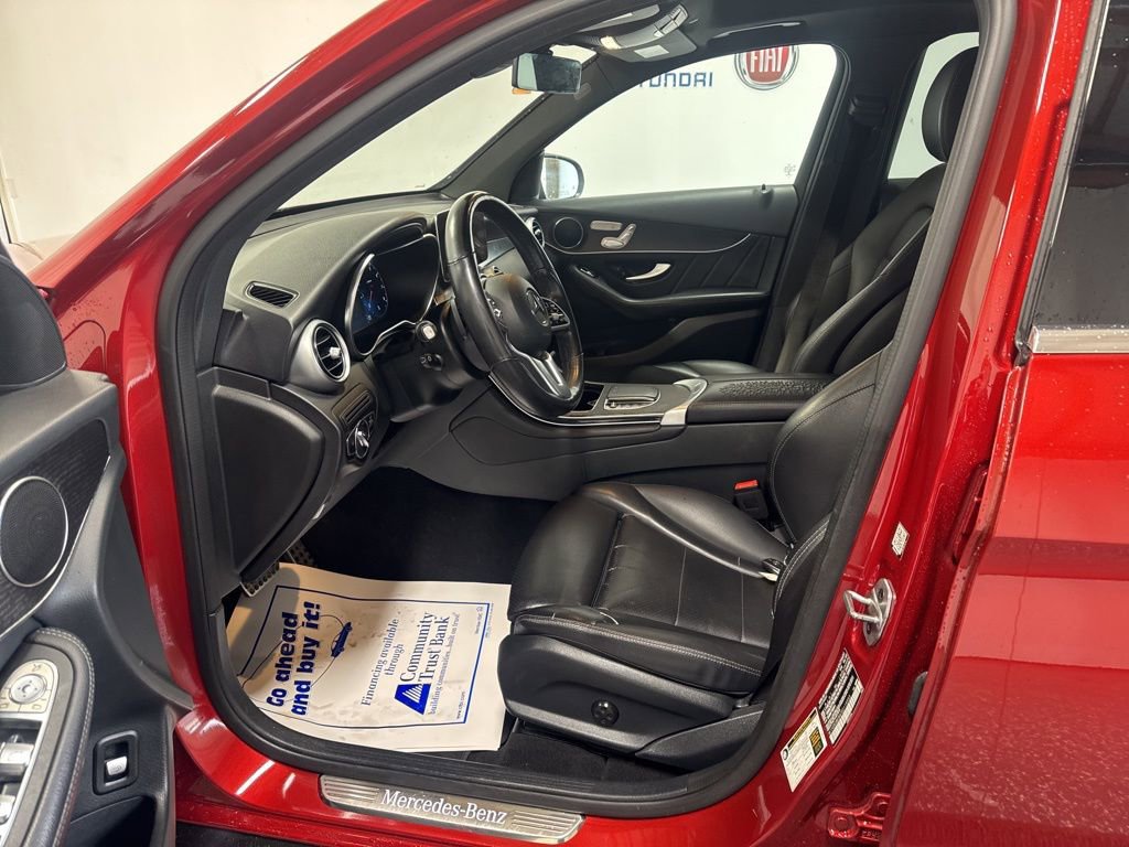 Used 2022 Mercedes-Benz GLC 300 4MATIC w/ AMG Line image 11