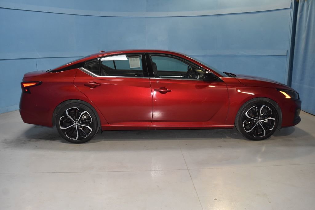 Used 2023 Nissan Altima 2.5 SR image 21