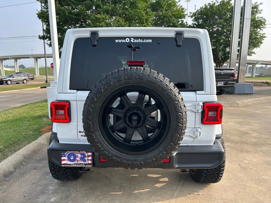 Used 2025 Jeep Wrangler Unlimited Sahara AWD/4WD image 6