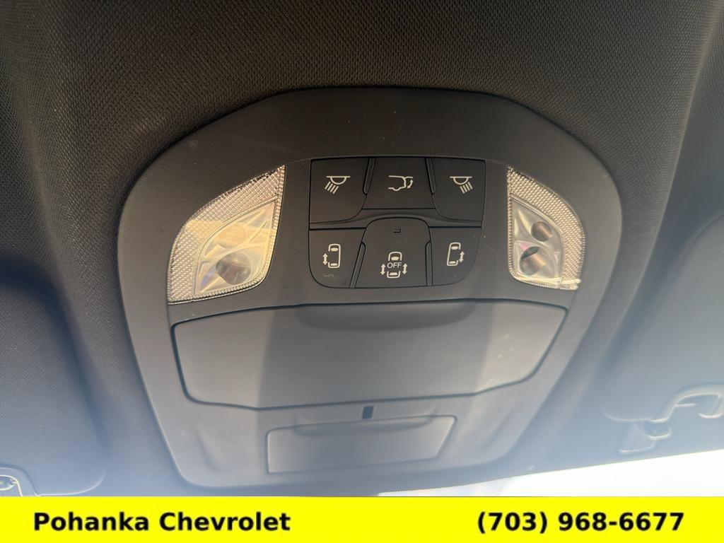 Used 2025 Chrysler Pacifica Select FWD image 18