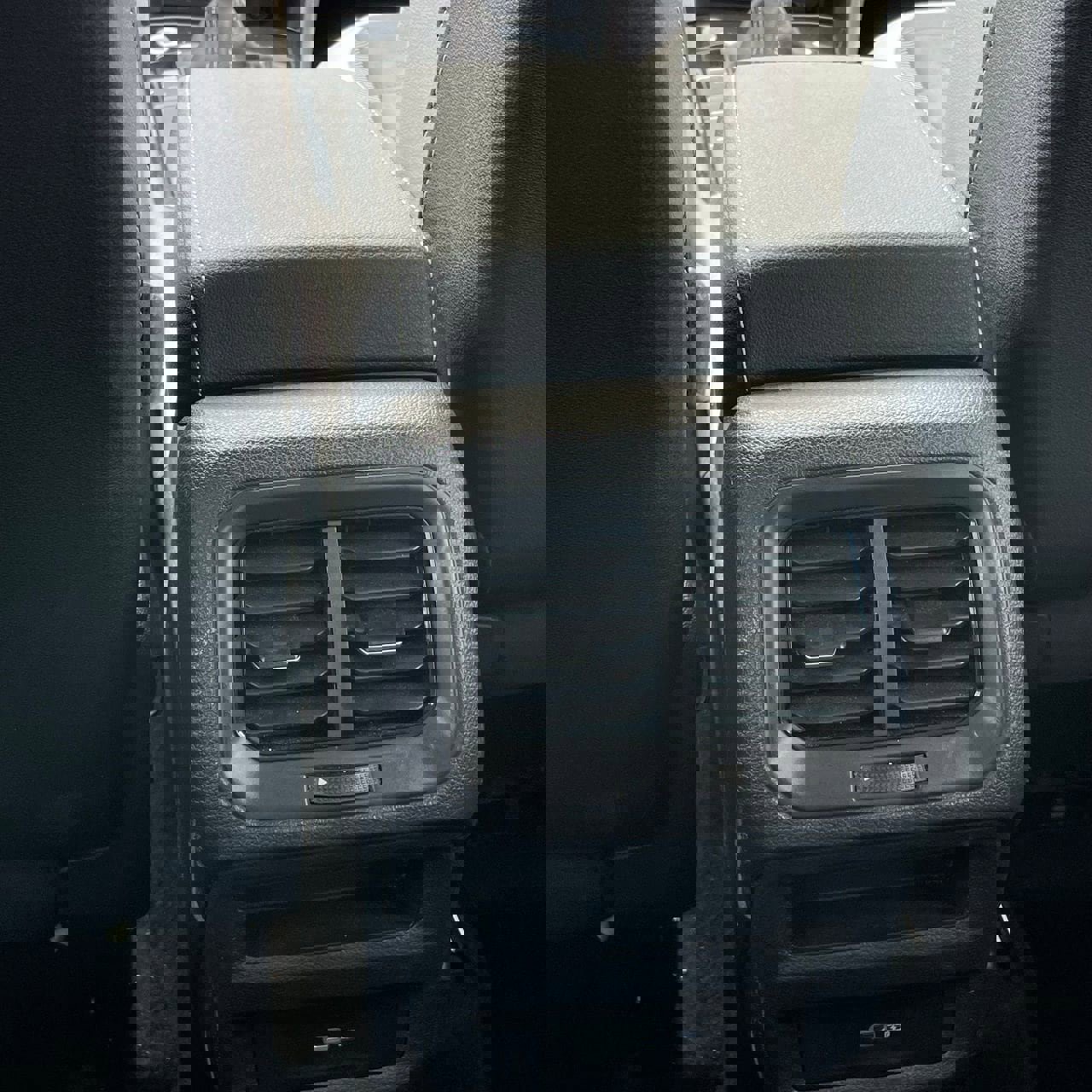 Used 2025 Volkswagen Taos SE FWD image 24