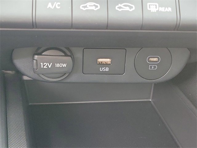 New 2025 Hyundai Elantra SE image 13