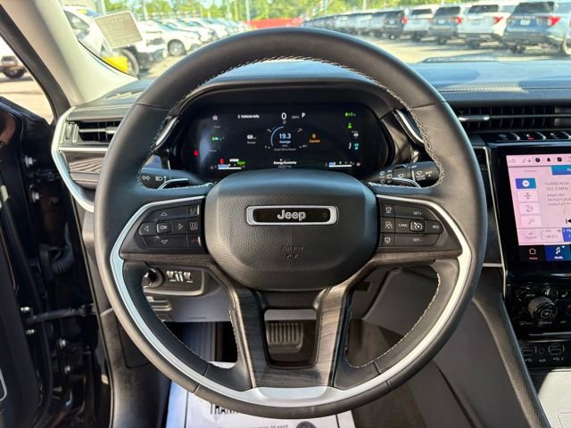 Used 2022 Jeep Grand Cherokee Limited 4xe w/ Luxury Tech Group II AWD/4WD image 16