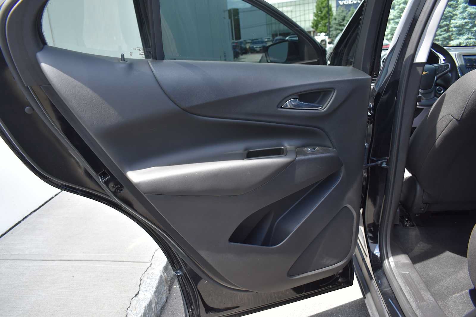 Used 2023 Chevrolet Equinox LT AWD/4WD image 17