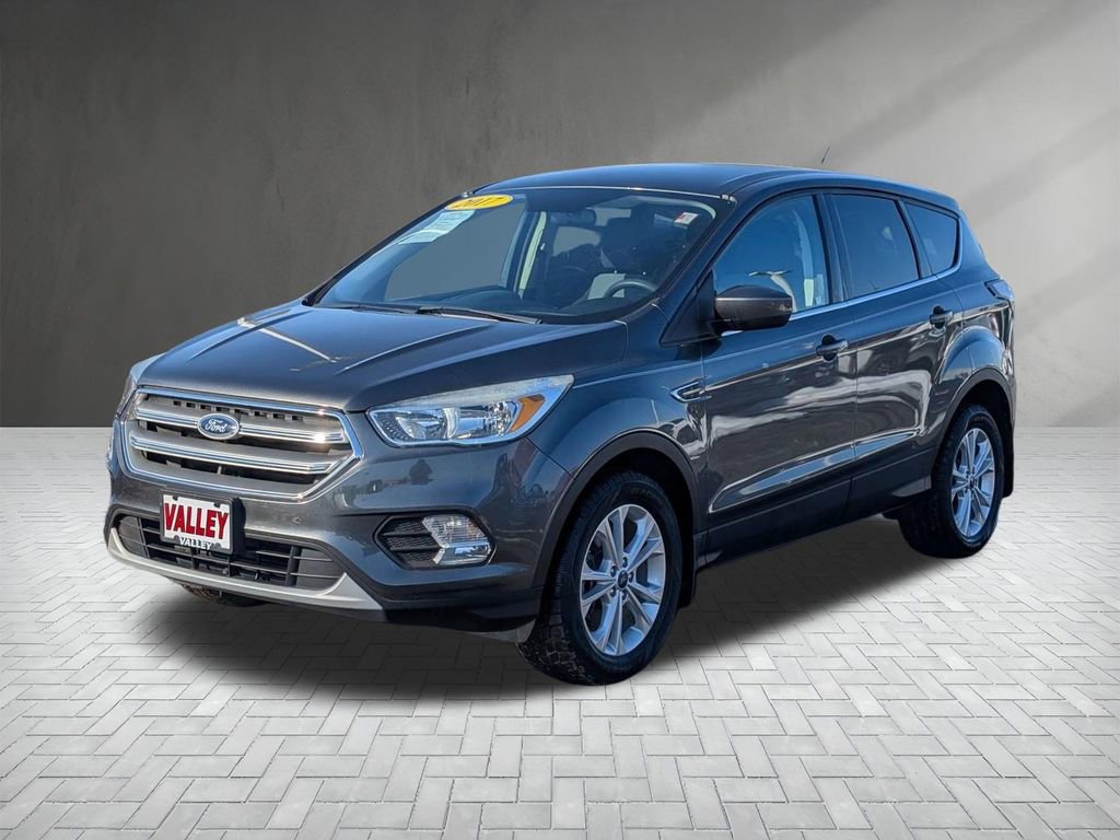 Used 2017 Ford Escape SE image 2