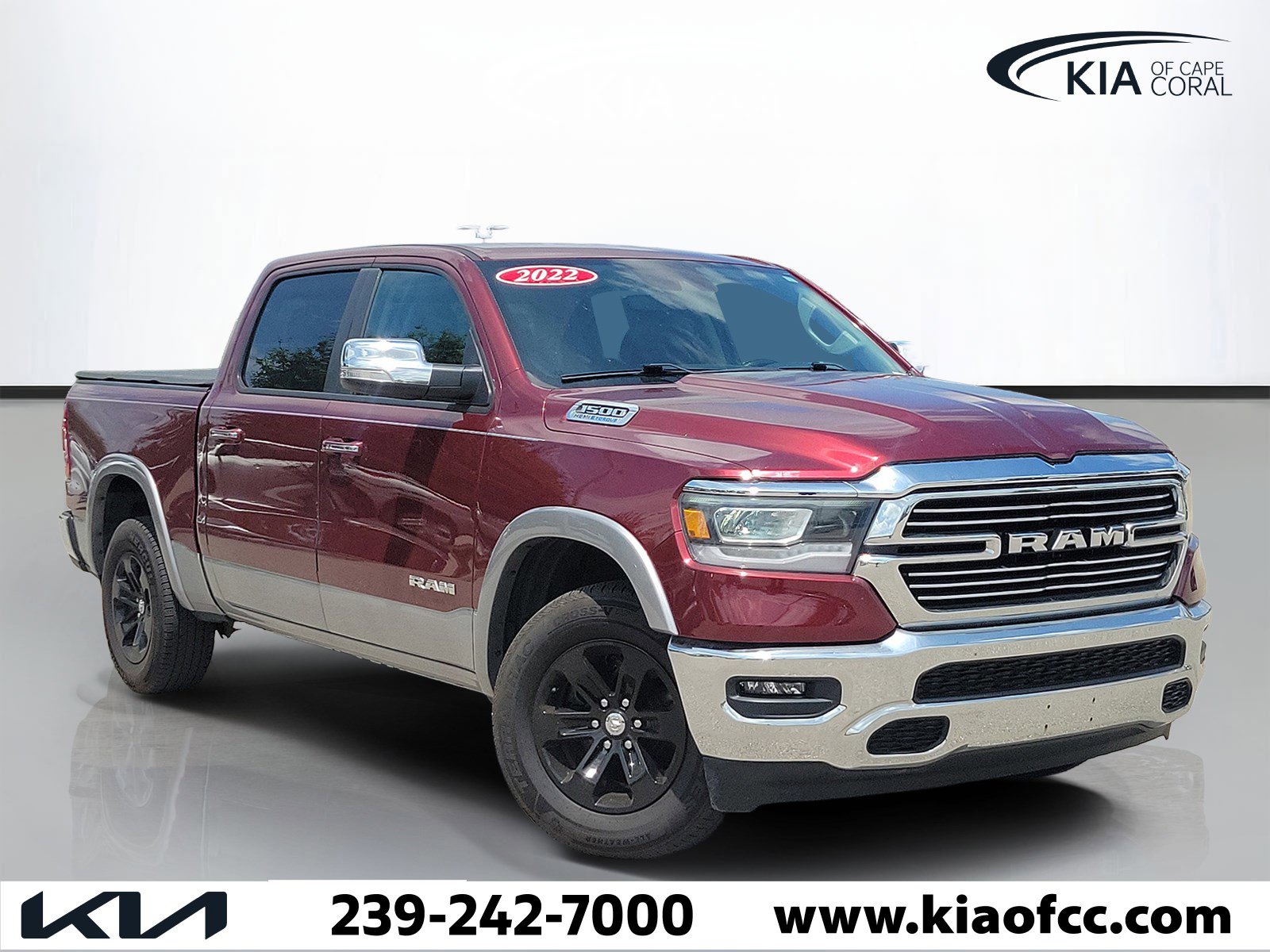 Used 2022 RAM 1500 Laramie AWD/4WD image 1