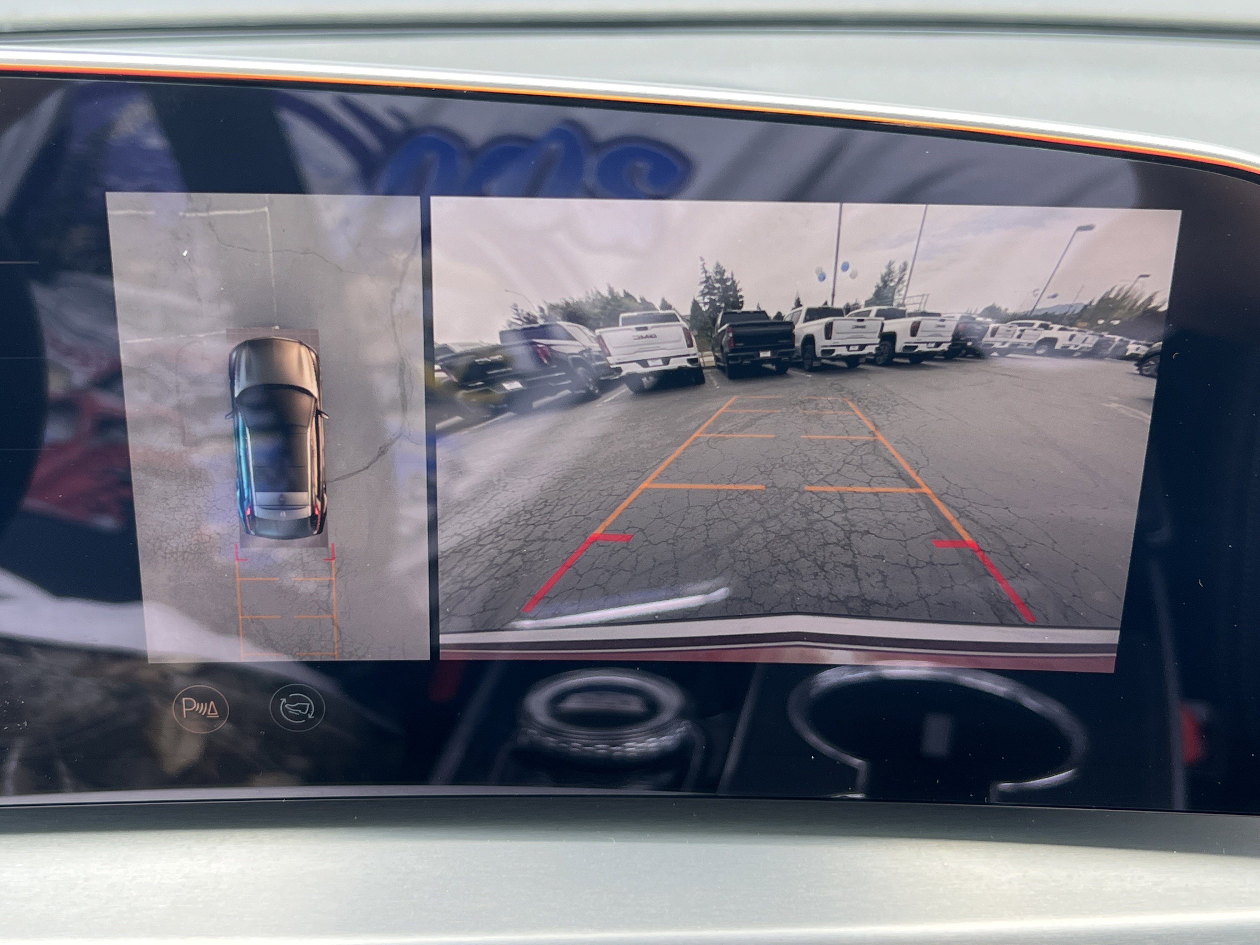 New 2025 Cadillac Lyriq Luxury image 13