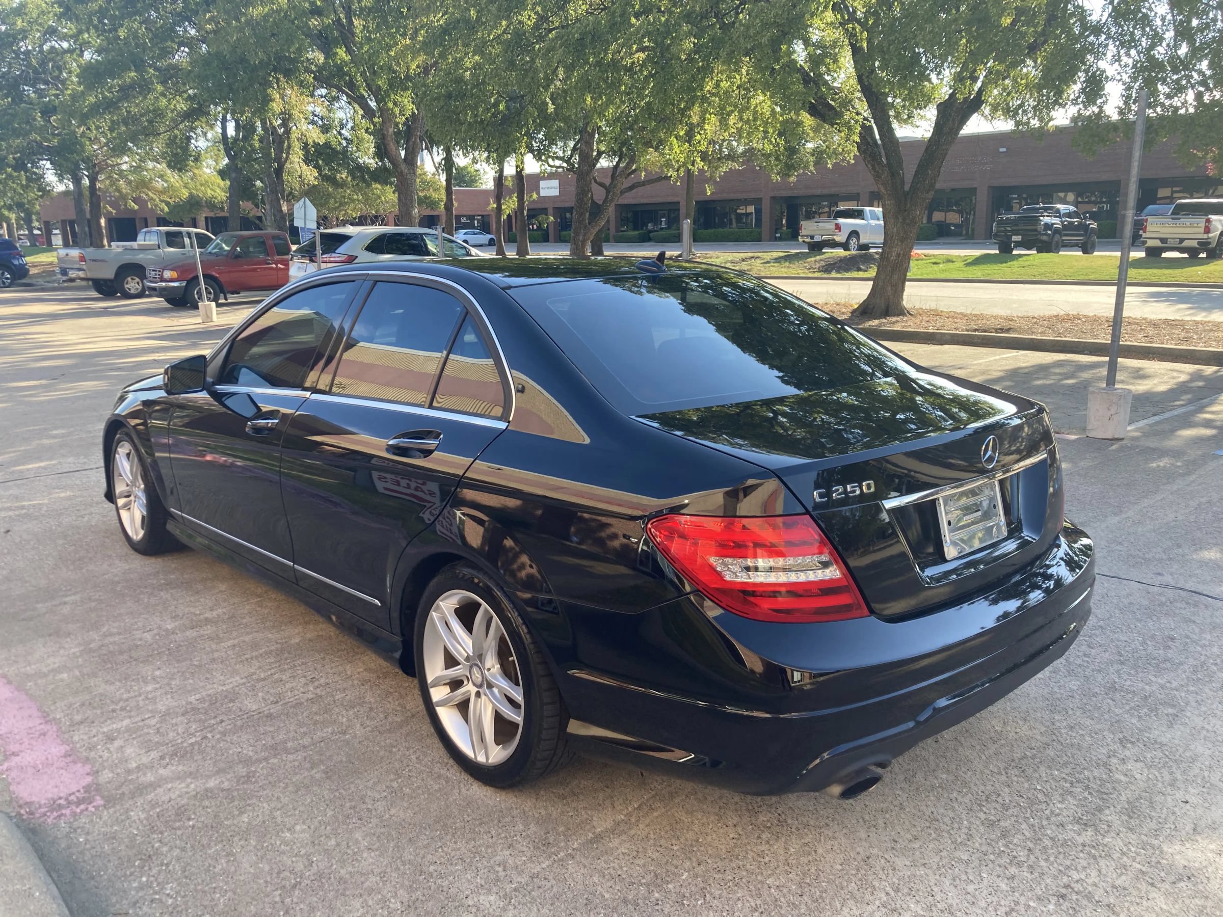 Used 2014 Mercedes-Benz C 250 Sedan w/ Premium 1 Package image 4