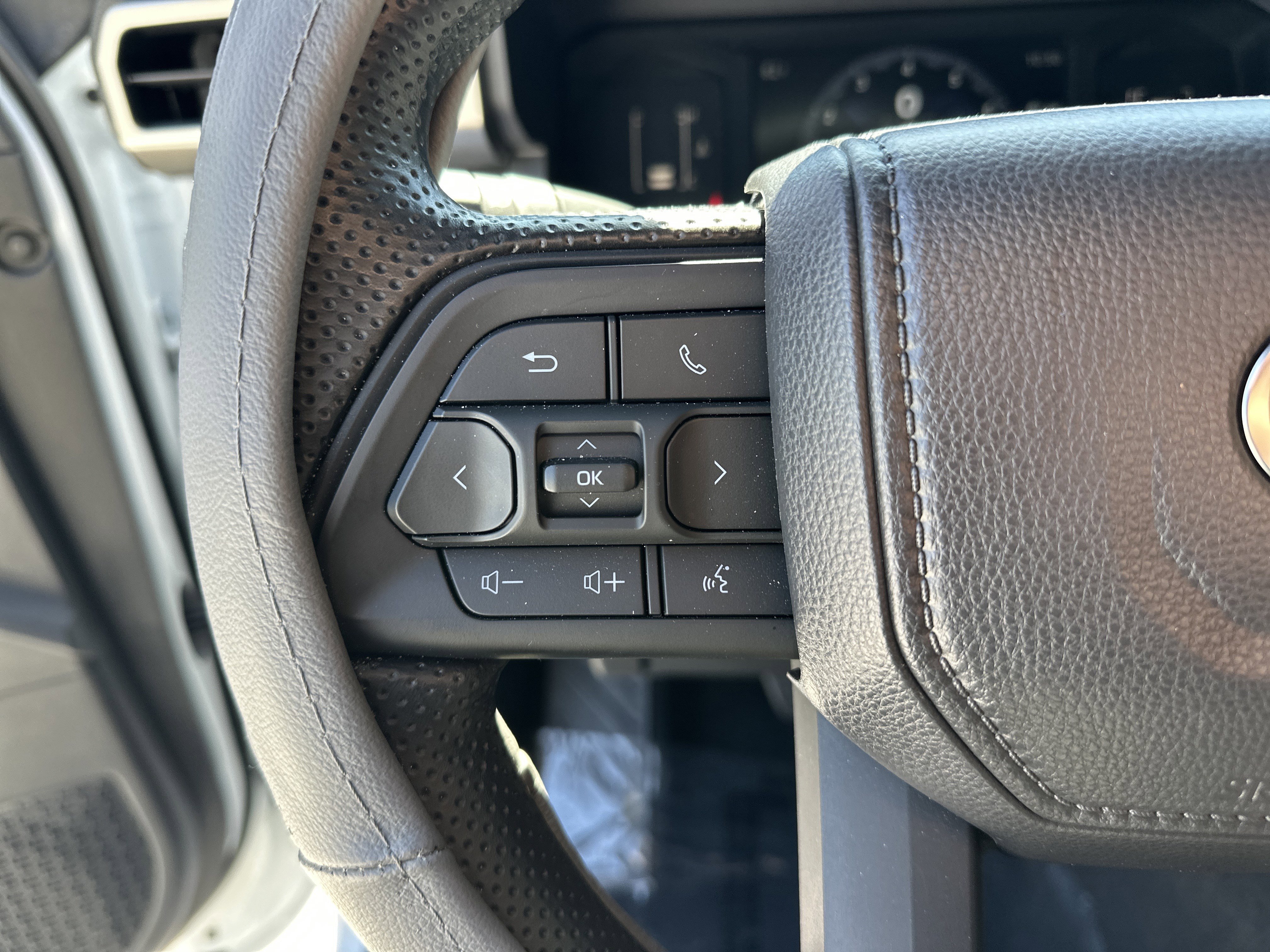 Certified 2025 Toyota Tacoma SR5 RWD image 19