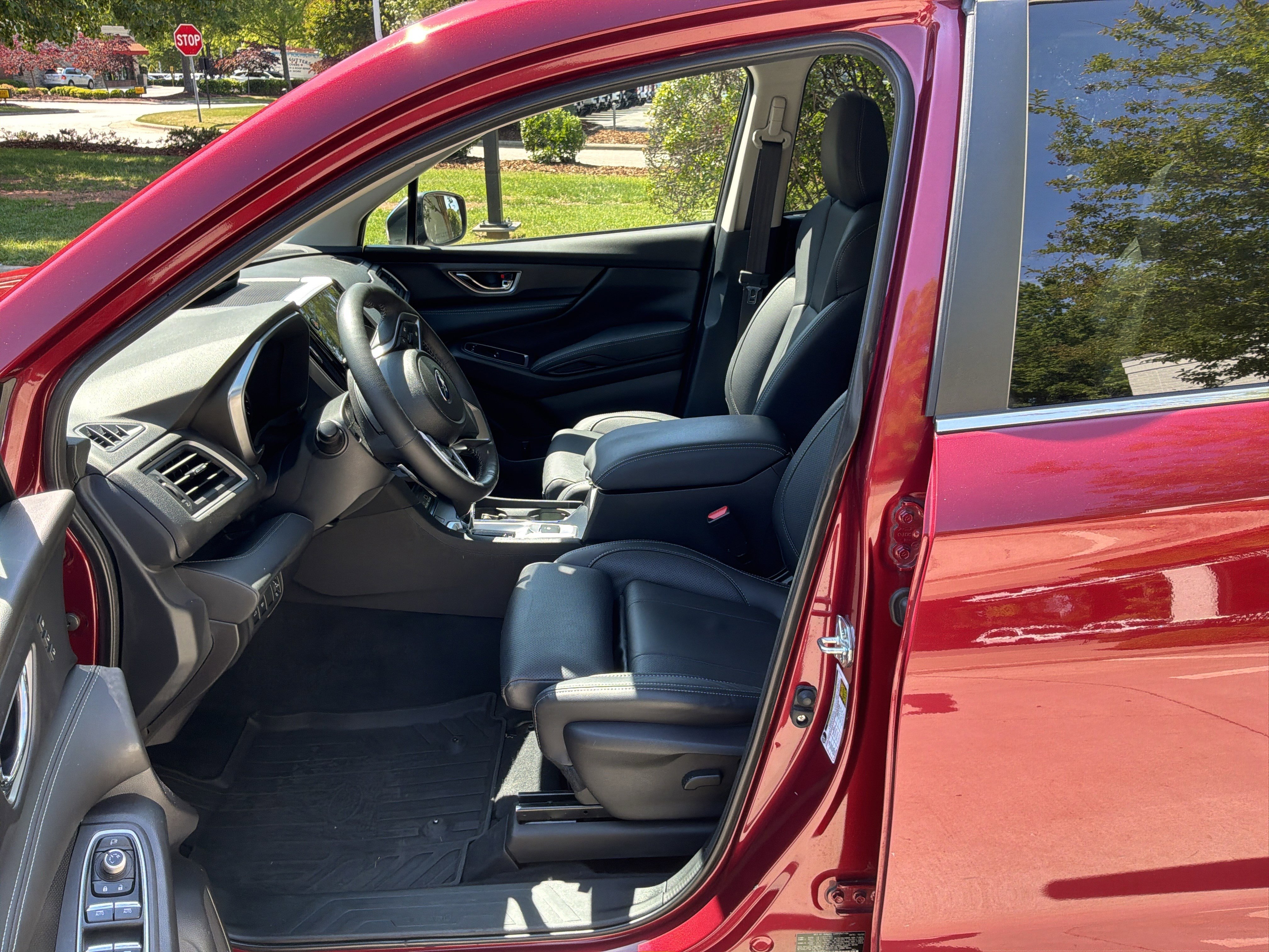 Used 2023 Subaru Ascent Limited w/ Technology Package AWD/4WD image 16