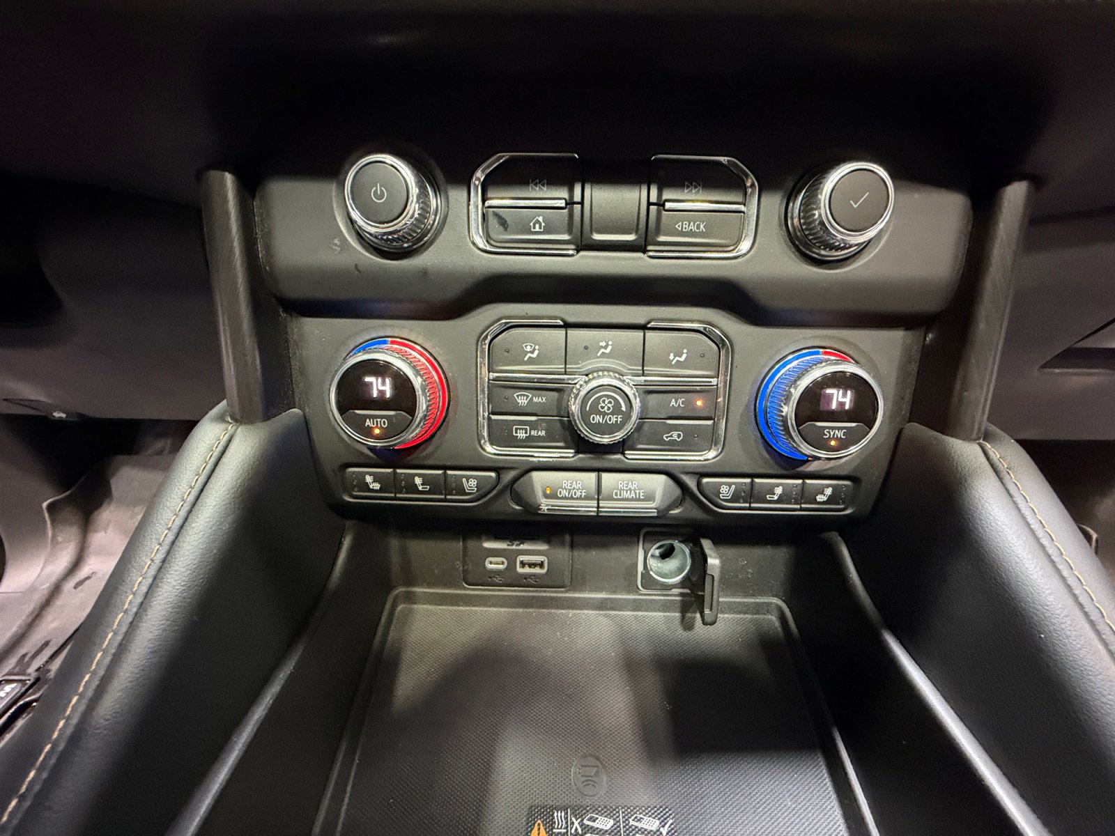 Used 2021 GMC Yukon AT4 w/ AT4 Premium Plus Package AWD/4WD image 12