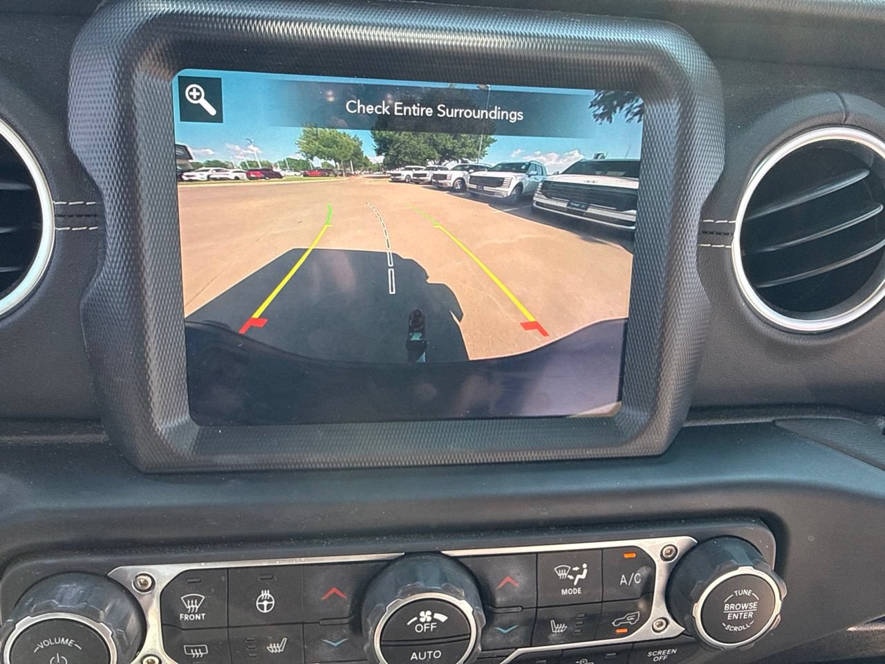 Used 2021 Jeep Gladiator Overland w/ Popular Equipment Package AWD/4WD image 7