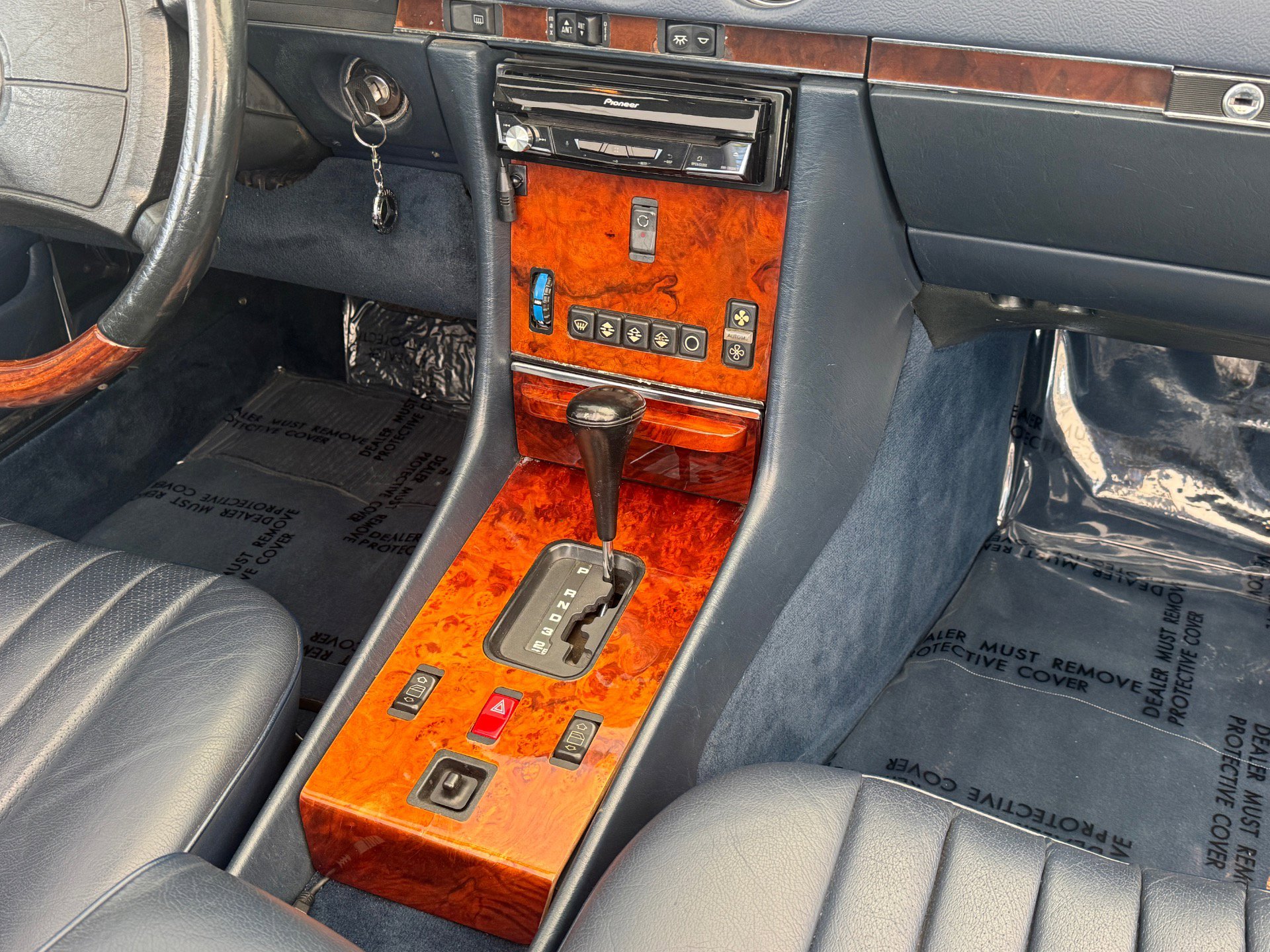 Used 1986 Mercedes-Benz 560 SL image 16