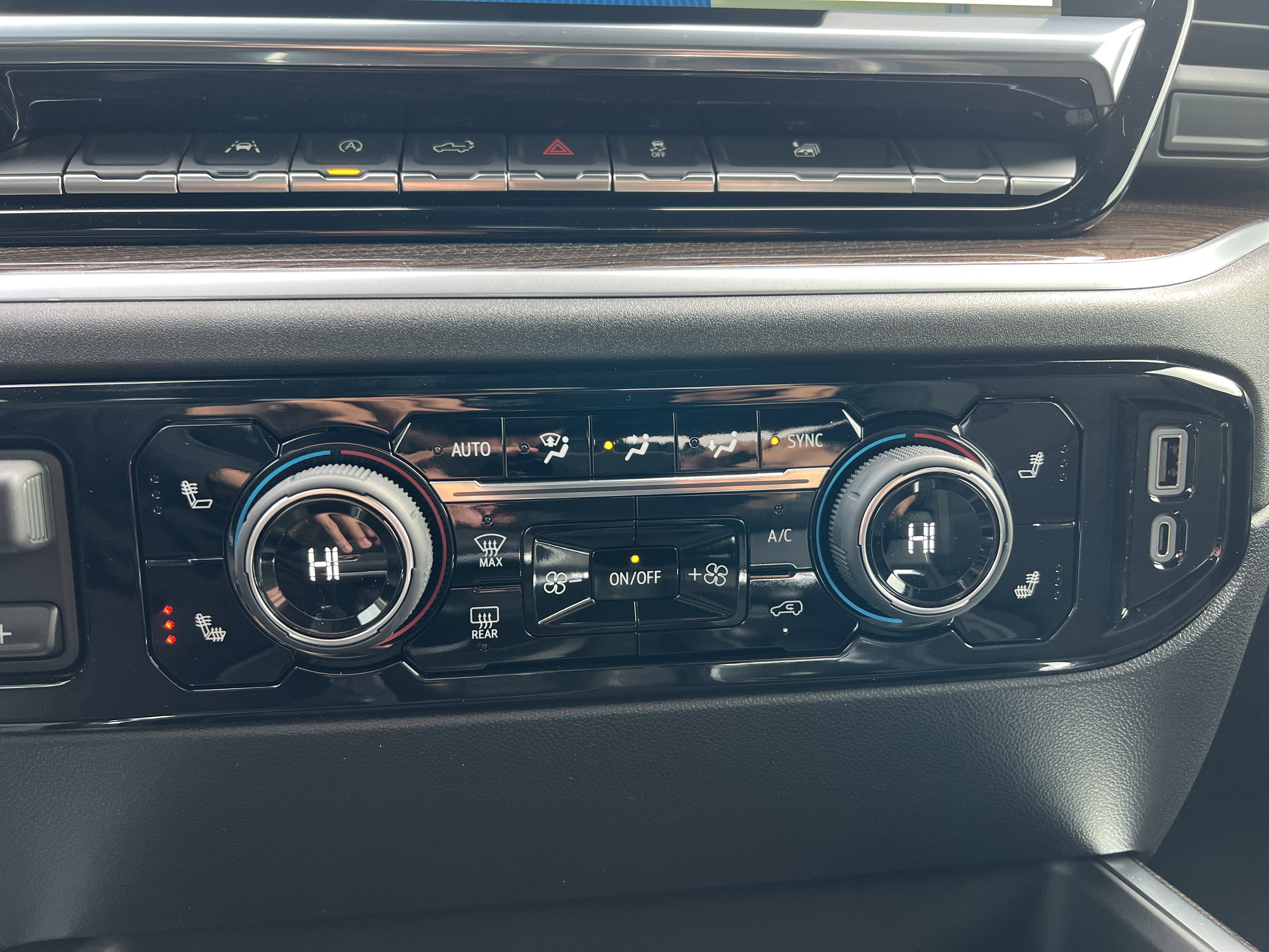 New 2026 Chevrolet Silverado 1500 LT w/ LPO, Dark Essentials Package image 61