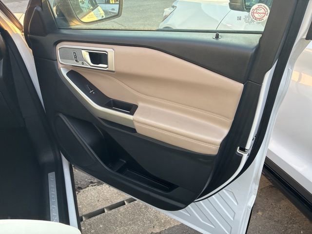 Used 2021 Ford Explorer Limited image 28