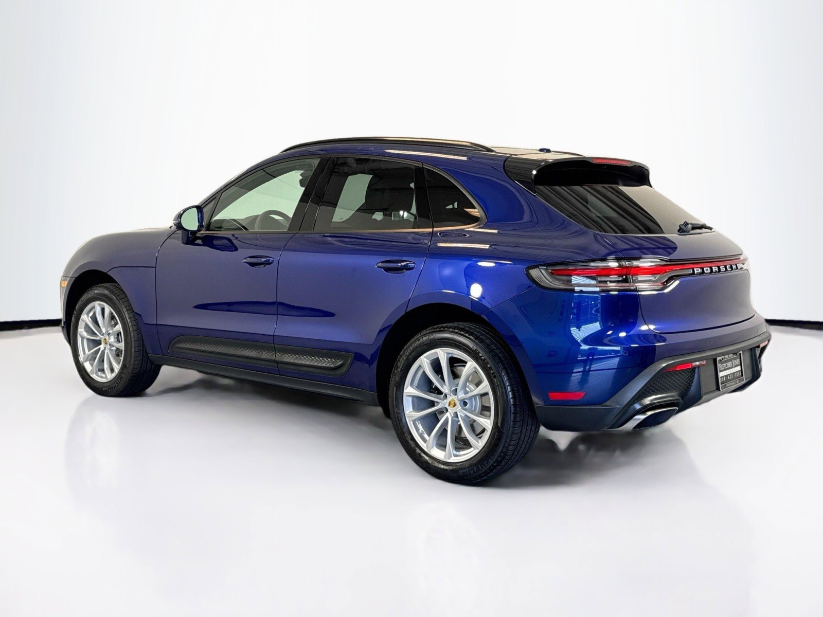 Certified 2026 Porsche Macan AWD/4WD image 3
