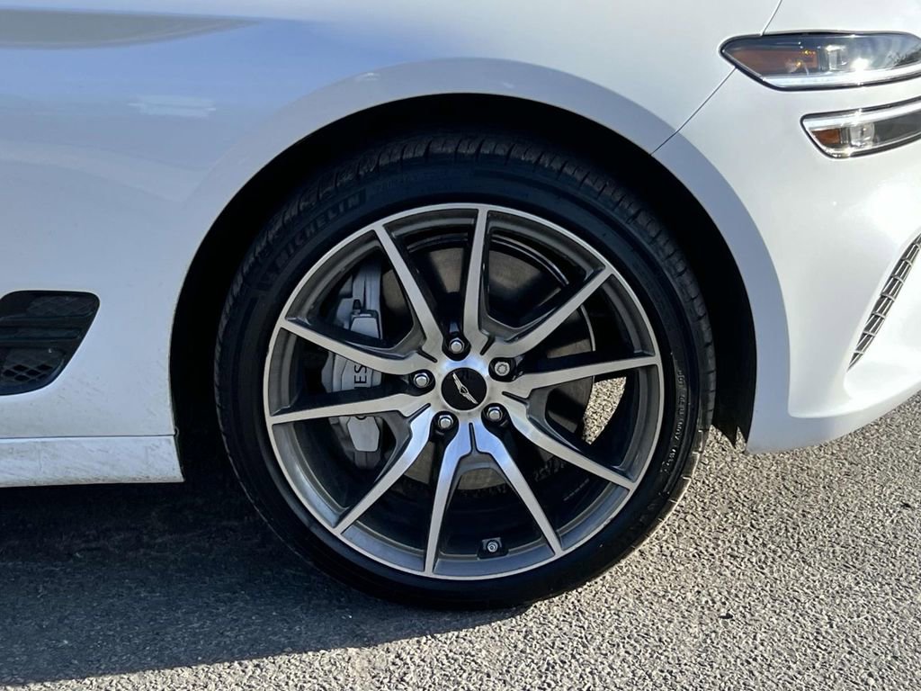 Used 2024 Genesis G70 2.5T image 6