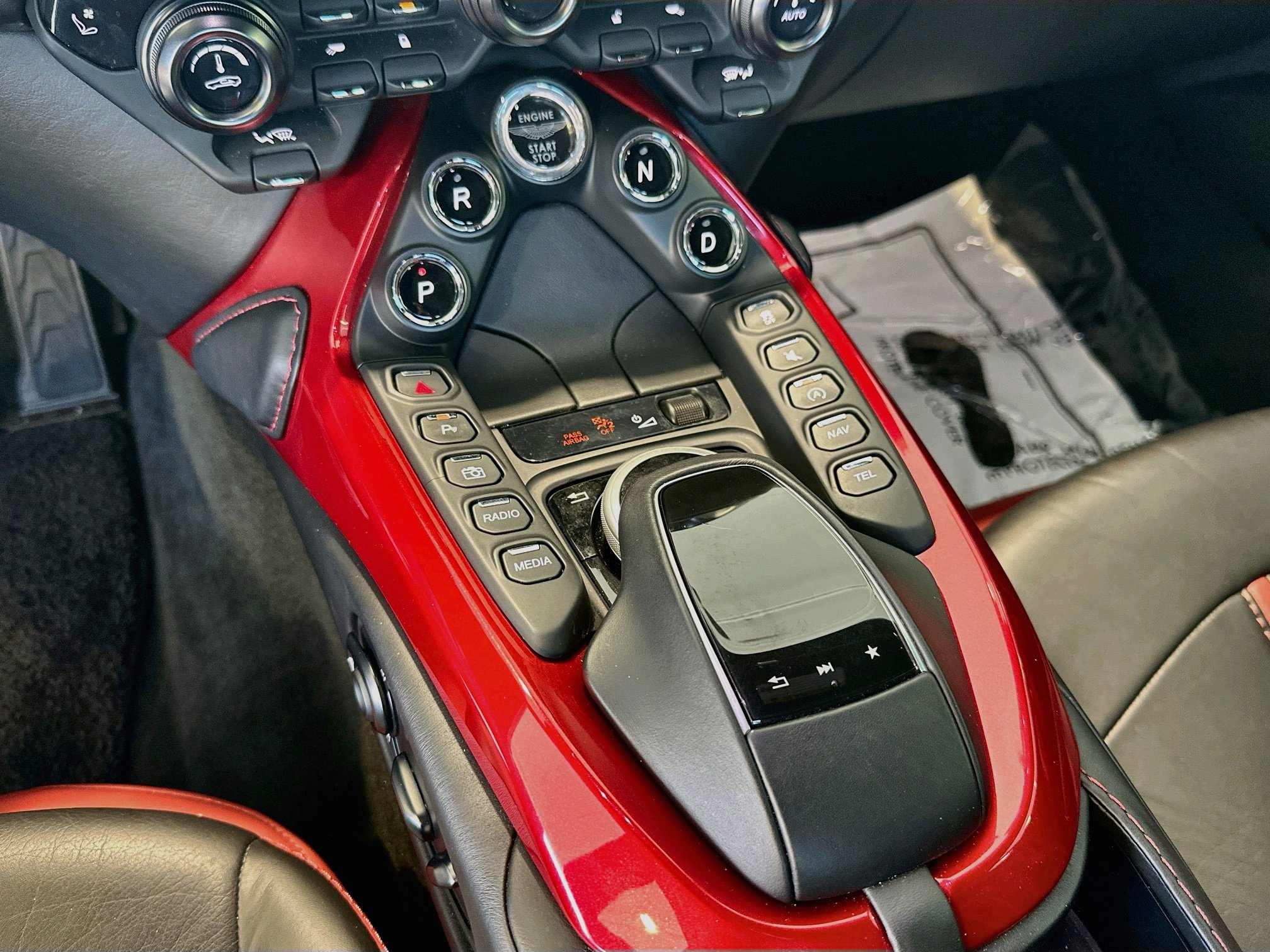 Used 2019 Aston Martin V8 Vantage Coupe RWD image 16