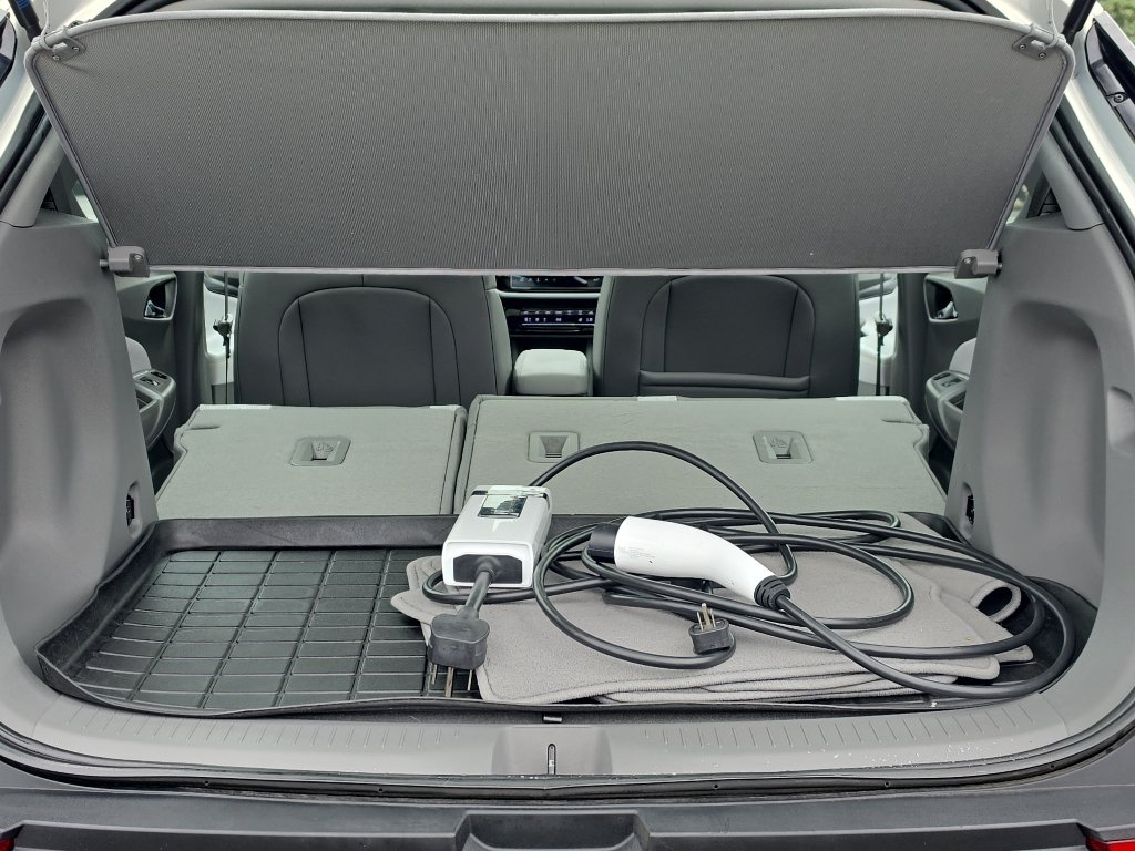 Certified 2023 Chevrolet Bolt EUV Premier w/ Sun & Sound Package FWD image 10