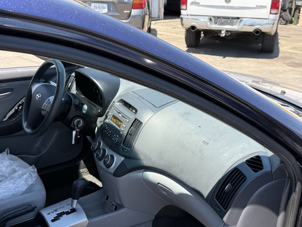 Used 2009 Hyundai Elantra GLS FWD image 11