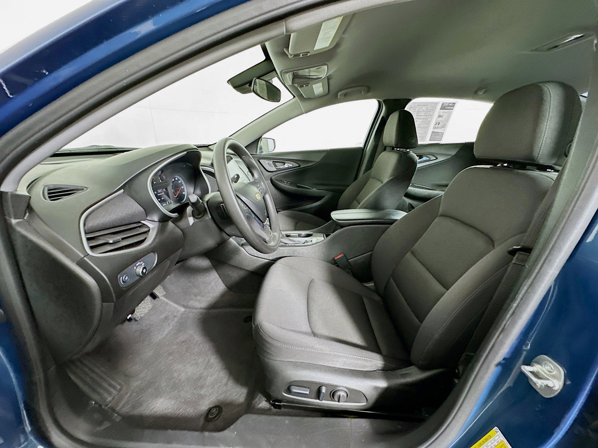 Used 2024 Chevrolet Malibu LT FWD image 13