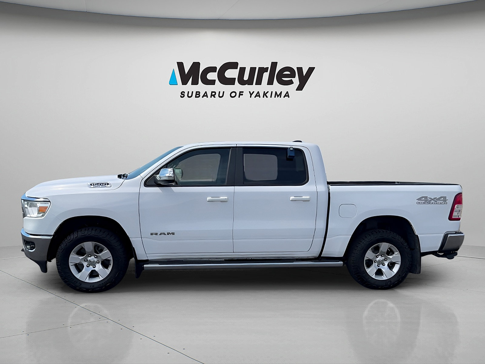 Used 2022 RAM 1500 Big Horn AWD/4WD image 3